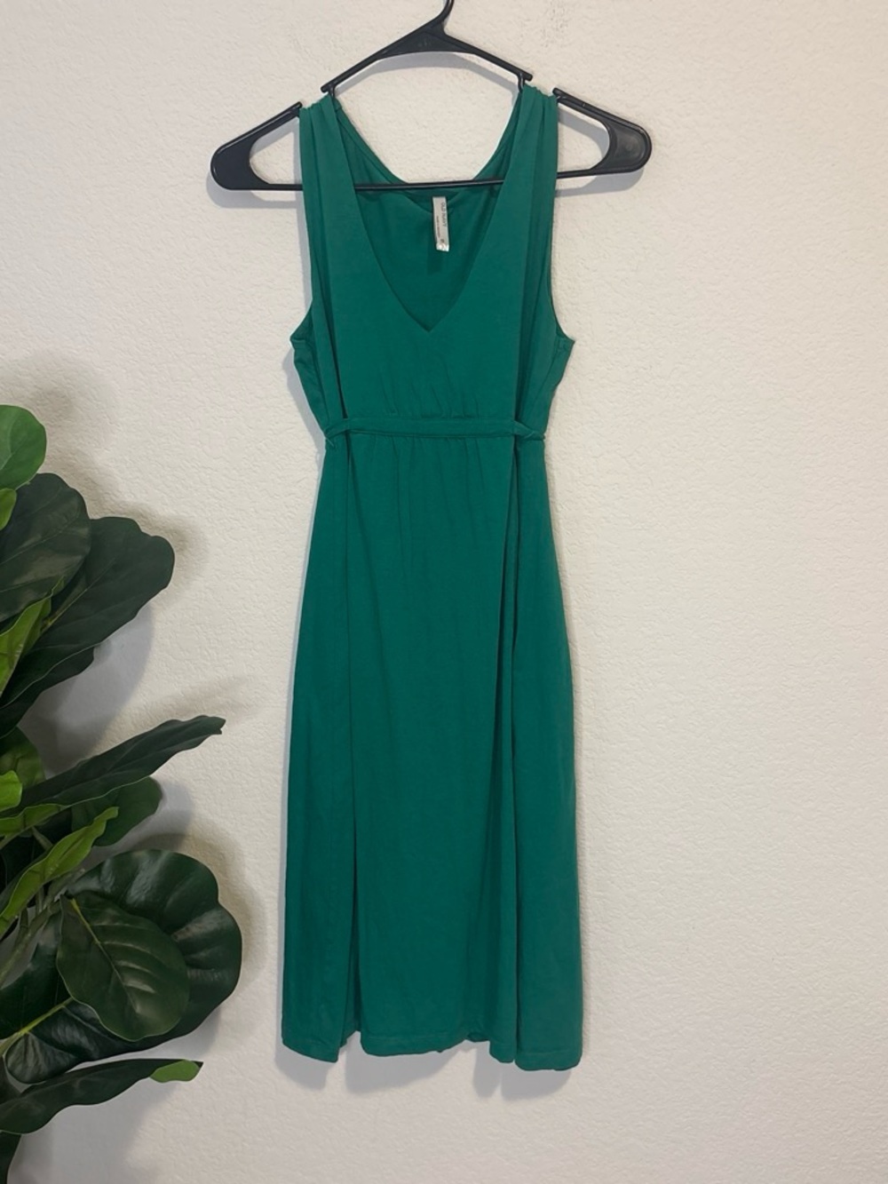 Old Navy Sleeveless V-Neck Green Mini Dress with tie waist